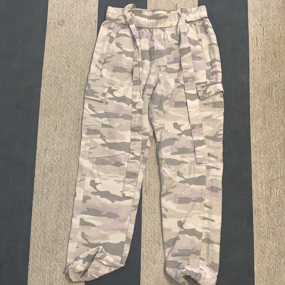 Lightly used Abercrombie kids pants size 11/12